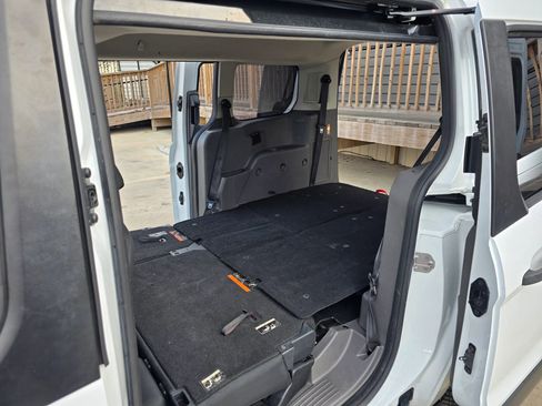 Used 2020 Ford Transit Connect XL image 31
