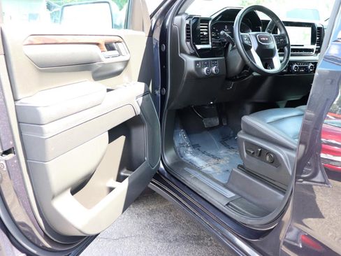 Used 2025 GMC Sierra 1500 SLT AWD/4WD image 10