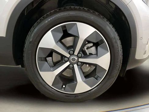 Used 2025 Volvo XC40 B5 Plus AWD/4WD image 99