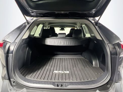 Used 2021 Toyota RAV4 XLE image 34