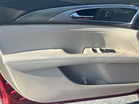 Used 2019 Lincoln MKZ Premiere image 10