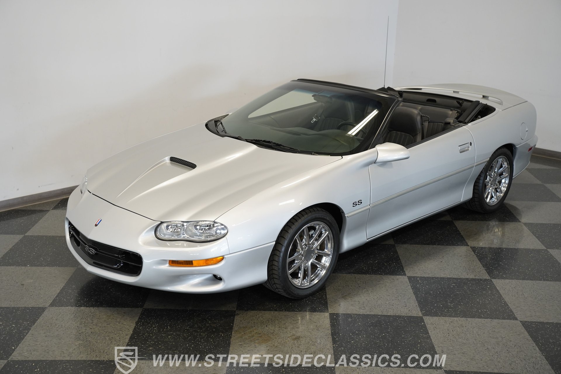 Used 2002 Chevrolet Camaro Z28 w/ SS Performance/Appearance Pkg RWD image 7