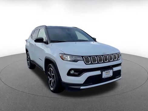 Used 2025 Jeep Compass Limited image 3
