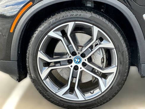 Used 2024 BMW X5 xDrive50e w/ Parking Assistance Package image 11