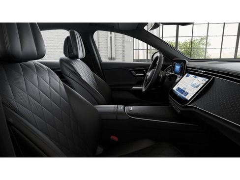 New 2026 Mercedes-Benz E 450 4MATIC Sedan image 4