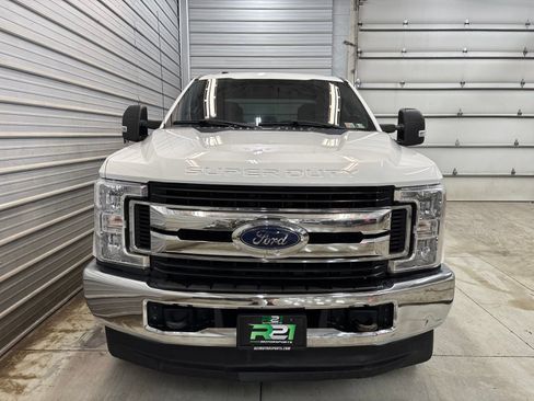 Used 2019 Ford F250 XLT AWD/4WD image 2