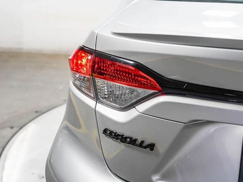 Certified 2025 Toyota Corolla SE FWD image 12