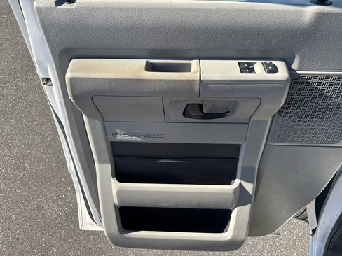 Used 2013 Ford E-250 and Econoline 250 E-250 w/ PWR Group image 22