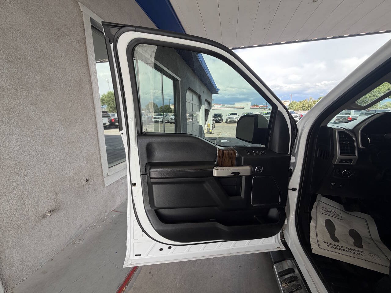 Used 2019 Ford F150 Lariat w/ Equipment Group 501A Mid AWD/4WD image 8