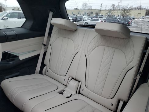 Certified 2025 BMW X7 M60i image 27