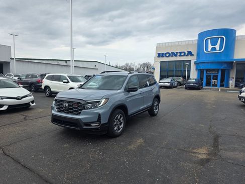 Used 2023 Honda Passport TrailSport image 7