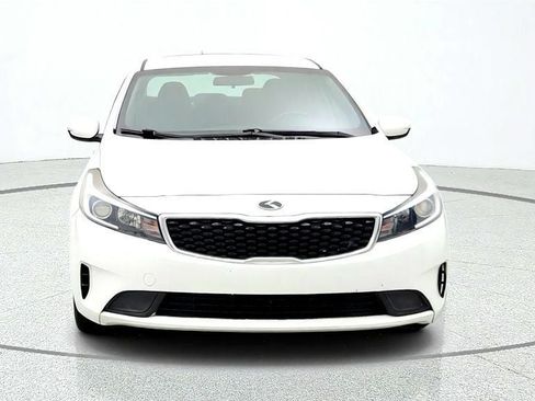 Used 2017 Kia Forte LX FWD image 2