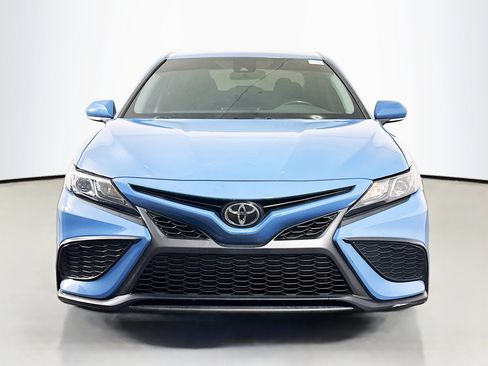 Used 2024 Toyota Camry SE image 2