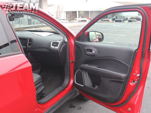 Used 2019 Jeep Compass Latitude w/ Popular Equipment Group image 25