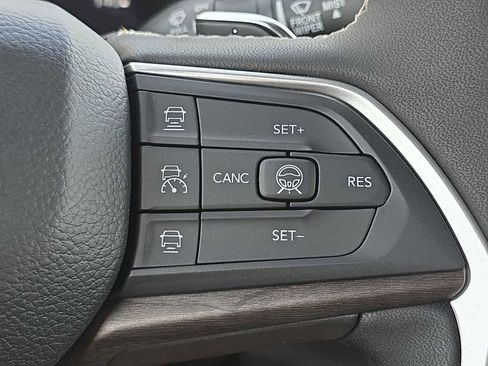 New 2026 Jeep Grand Cherokee Altitude AWD/4WD image 40
