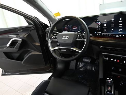 Used 2025 Audi Q5 Premium Plus AWD/4WD image 28