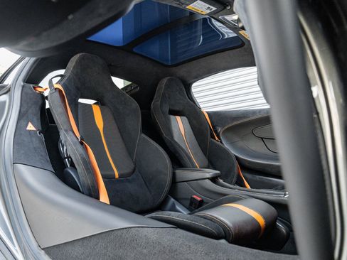 Used 2019 McLaren 570S RWD image 4