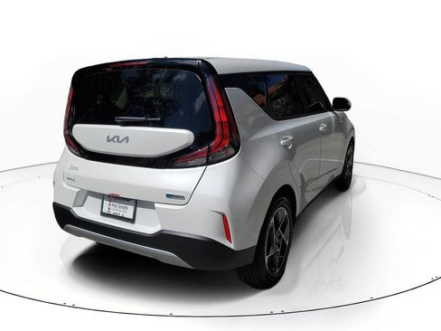Certified 2025 Kia Soul EX image 6