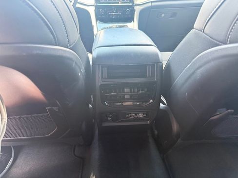Used 2023 Jeep Grand Cherokee Altitude AWD/4WD image 20