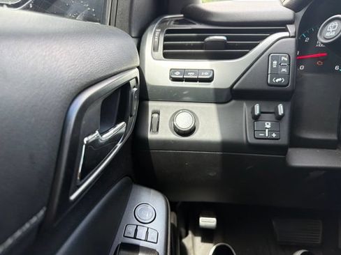Used 2016 Chevrolet Tahoe LTZ RWD image 12