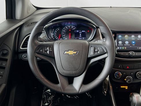 Used 2019 Chevrolet Trax LT FWD image 11