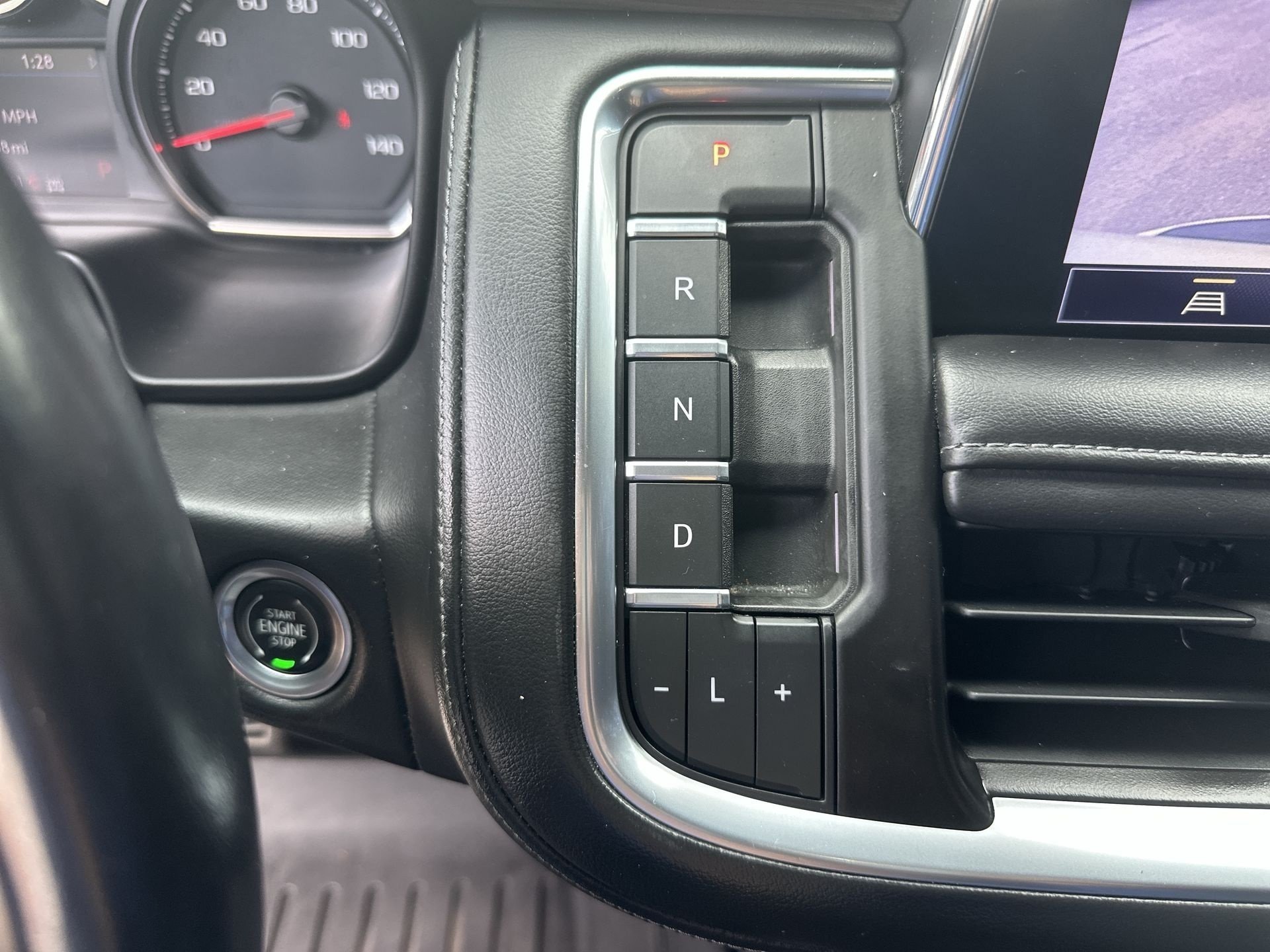 Used 2021 Chevrolet Tahoe Z71 AWD/4WD image 16
