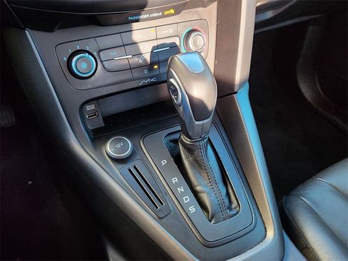 Used 2016 Ford Focus SE w/ Equipment Group 201A image 22