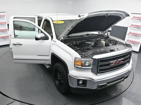 Used 2015 GMC Sierra 1500 SLT w/ SLT Crew Cab Value Package image 40