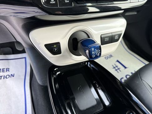 Used 2017 Toyota Prius Three Touring FWD image 16