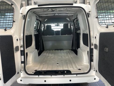 Used 2021 Nissan NV200 SV w/ Sliding Door Glass Package image 6