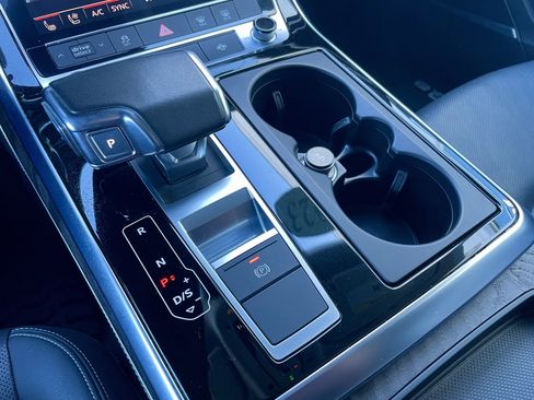 Used 2023 Audi Q8 Premium Plus image 20