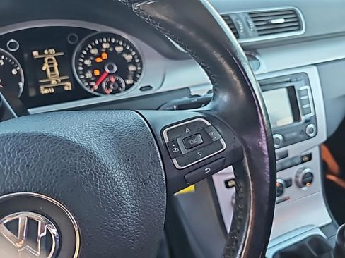 Used 2014 Volkswagen CC Sport image 12