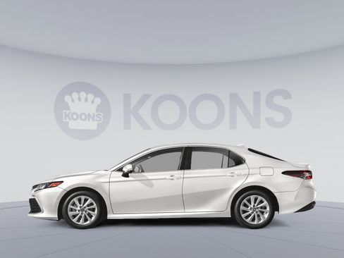 Used 2023 Toyota Camry LE image 4