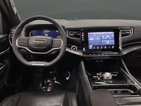 Used 2024 Jeep Wagoneer L 4WD w/ Premium Group I image 5