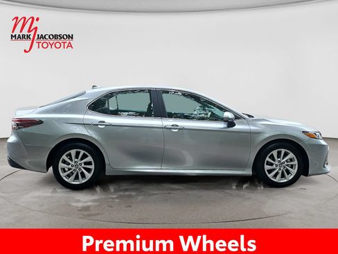 Used 2024 Toyota Camry LE FWD image 7