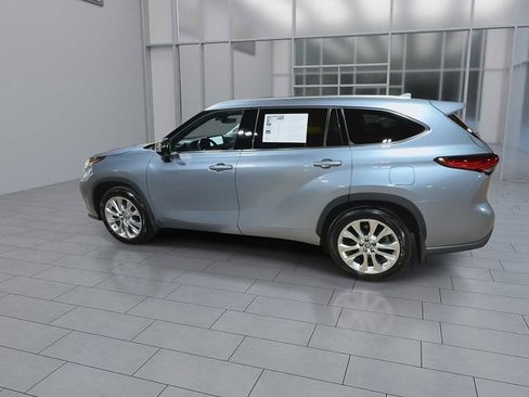 Used 2023 Toyota Highlander Limited AWD/4WD image 6