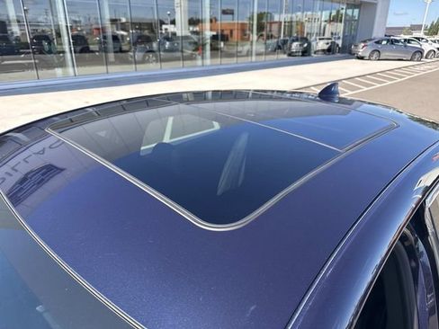 Used 2018 Chevrolet Malibu Premier w/ Premier Sun and Wheel Package FWD image 44