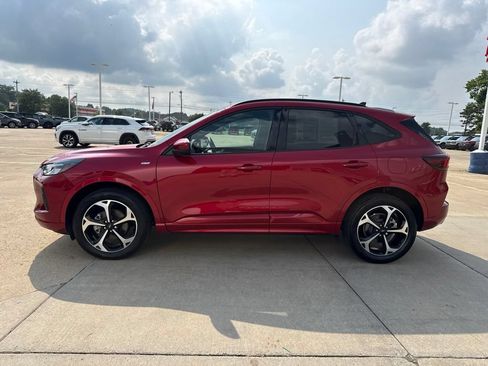 Used 2023 Ford Escape ST-Line Select w/ Tech Pack #2 AWD/4WD image 3