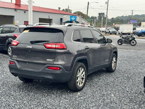 Used 2016 Jeep Cherokee Latitude w/ Cold Weather Group image 4