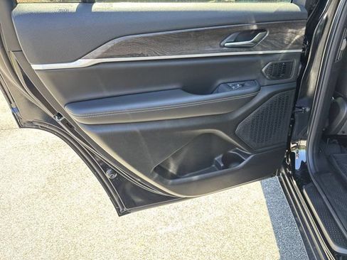 New 2027 Jeep Grand Cherokee L Limited AWD/4WD image 23