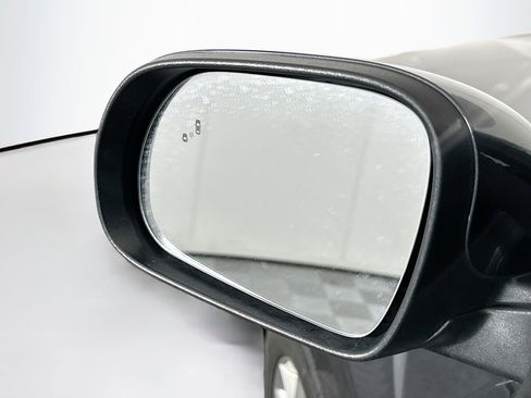 Used 2025 Kia Soul LX w/ LX Technology Package FWD image 16
