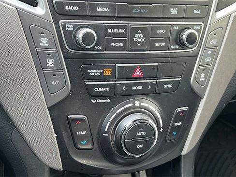 Used 2017 Hyundai Santa Fe Limited image 27