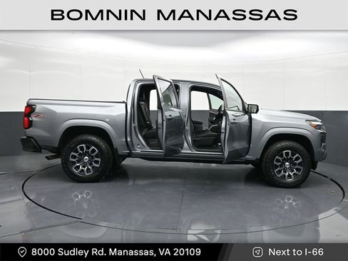 Used 2024 Chevrolet Colorado Z71 w/ Z71 Convenience Package 2 image 38