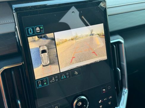 New 2026 GMC Acadia Elevation image 32