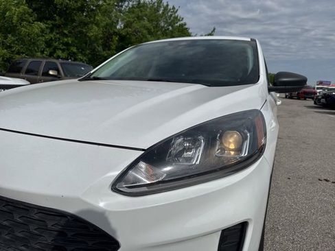 Used 2022 Ford Escape SE AWD/4WD image 3