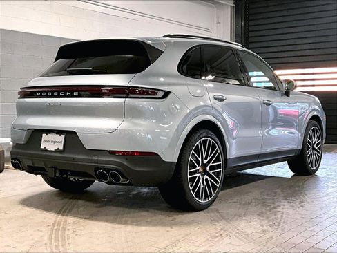 New 2026 Porsche Cayenne E-Hybrid AWD/4WD image 24