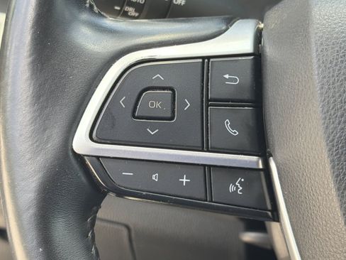 Certified 2024 Toyota Highlander XLE FWD image 20