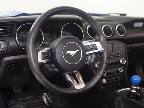 Used 2017 Ford Mustang Convertible RWD image 6