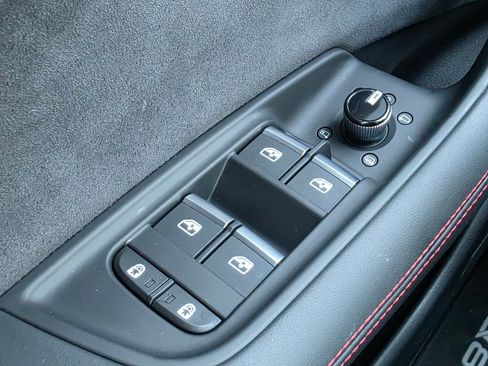 New 2026 Audi SQ8 Prestige AWD/4WD image 32