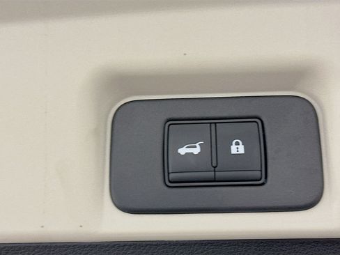 Used 2024 Nissan Ariya EVOLVE+ image 32